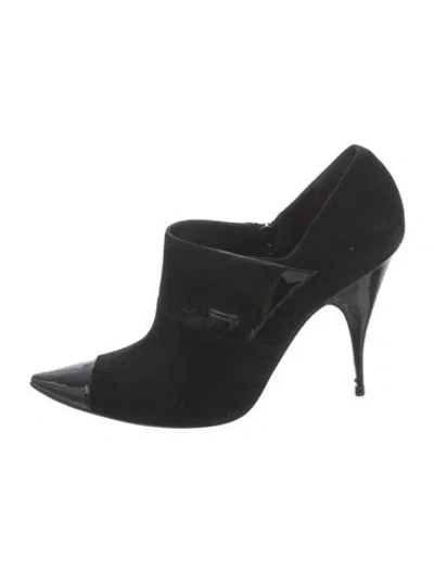 Pre-owned Giorgio Armani Suede Pumps In Black