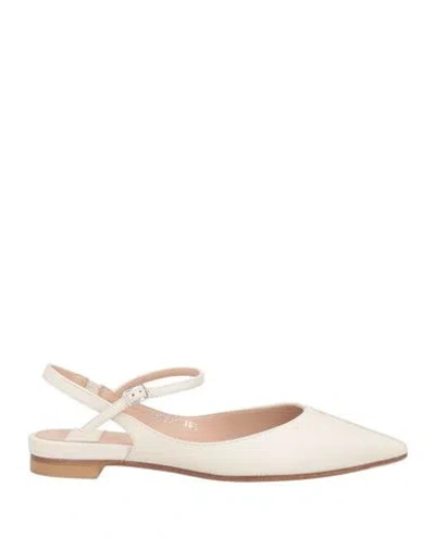 Giorgio Fabiani Woman Ballet Flats Beige Size 6.5 Leather