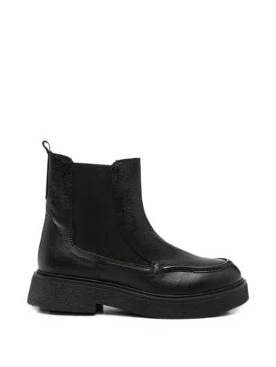 Gioseppo Grained Leather Ankle Boots In Black