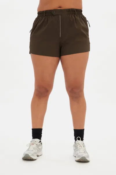 Girlfriend Collective Chestnut Winnie Snap Short In Brown