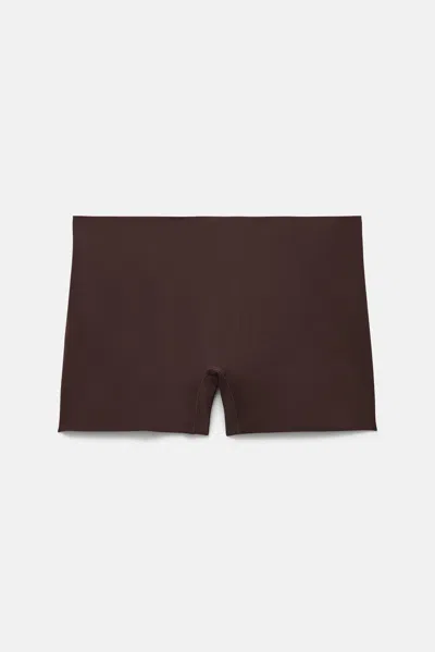 Girlfriend Collective Clove Boy Short In Brown