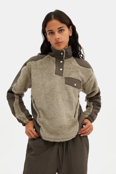 Girlfriend Collective Laurel Recycled Fleece Retro Anorak In Brown