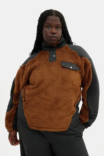 Girlfriend Collective Oak Recycled Fleece Retro Anorak In Brown