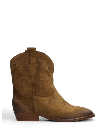 Gisel Moire Embroidered Western Boots In Brown