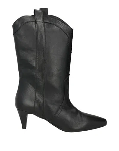 GISEL MOIRE GISÉL MOIRÉ WOMAN ANKLE BOOTS BLACK SIZE 7 LEATHER
