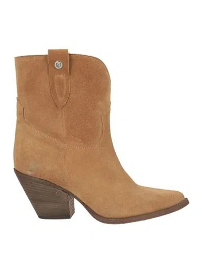 Gisel Moire Gisél Moiré Woman Ankle Boots Sand Size 8 Leather In Beige
