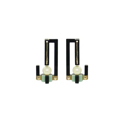 Gissa Bicalho Women's Acrylic Handmade Earring Meander Pearl Pale Green