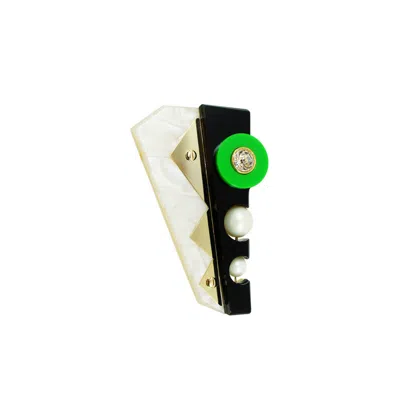 Gissa Bicalho Women's Handmade Acrylic Brooch Inti / Nacre