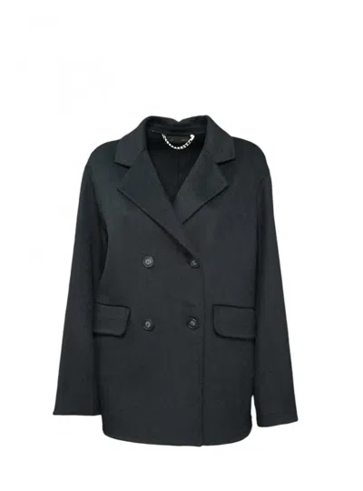 Giulia Valli Woman  Gec650_tu2774_ner In Black