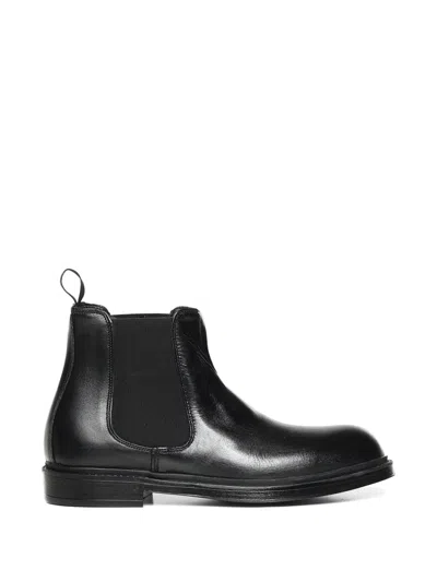 Giuliano Galiano Elite Round-toe Chelsea Boots In Black