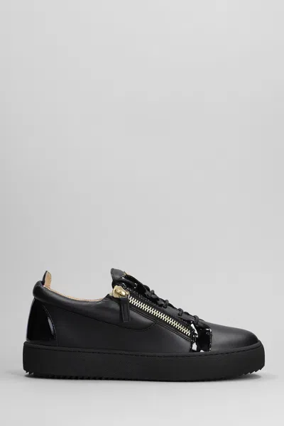 Giuseppe Zanotti Zip-detailed Low-top Sneakers In Black
