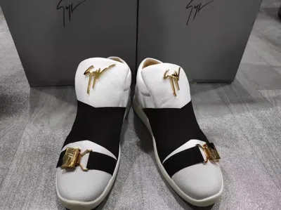 Giuseppe Zanotti Black And White Logo Casual Shoes
