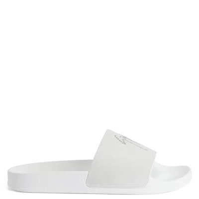 Giuseppe Zanotti Brett In Animal Print