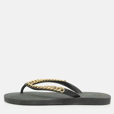 Pre-owned Giuseppe Zanotti Chain Embellished Size 44 Black Rubber Thong Flats