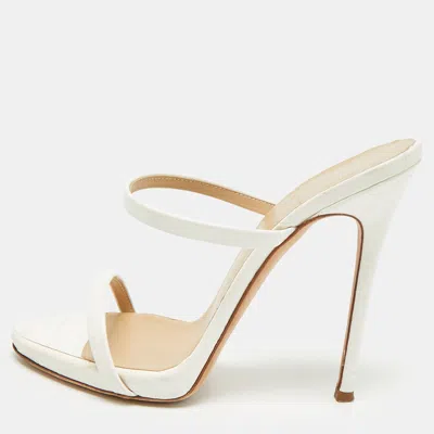 Pre-owned Giuseppe Zanotti Darsey Size 36 White Croc Embossed Leather Slide Sandals