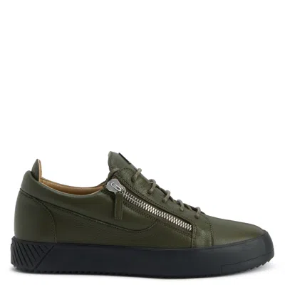 Giuseppe Zanotti Frankie
