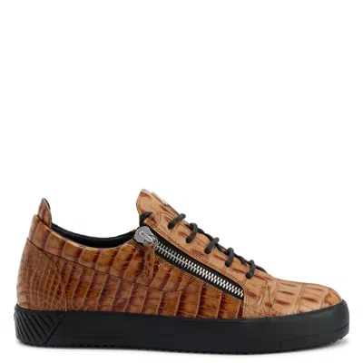 Giuseppe Zanotti Frankie