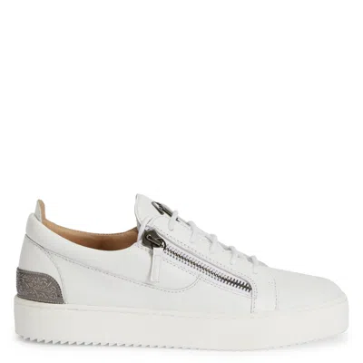 Giuseppe Zanotti Frankie In White