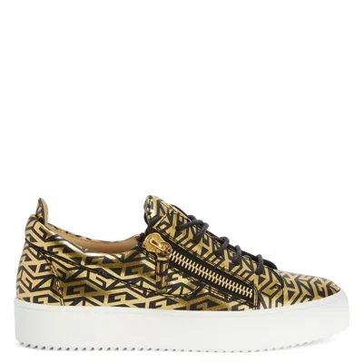 Giuseppe Zanotti Gail Monogram-print Low-top Sneakers In Gold