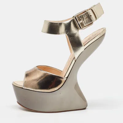 Pre-owned Giuseppe Zanotti Gold Leather Heelless Platform Ankle Strap Sandals Size 38