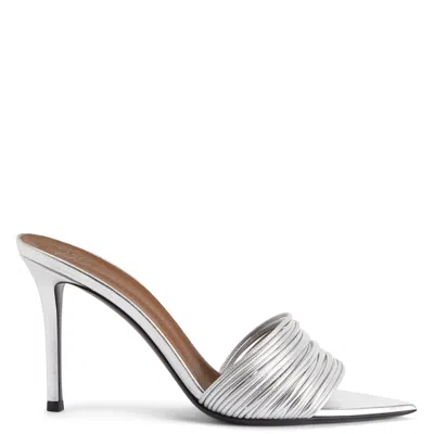 Giuseppe Zanotti Intriigo Clio 90 In Silver