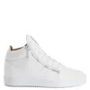 Giuseppe Zanotti Kriss