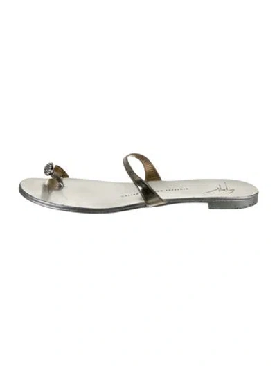 Pre-owned Giuseppe Zanotti Leather Flip Flops In White