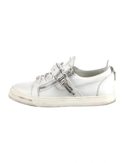 Pre-owned Giuseppe Zanotti Leather Studded Accents Sneakers In White