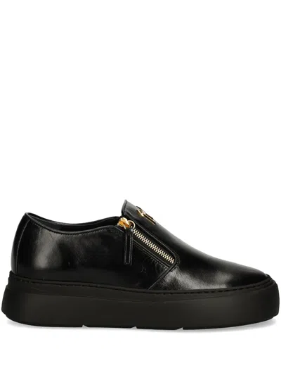 Giuseppe Zanotti Logo-plaque Sneakers In Schwarz