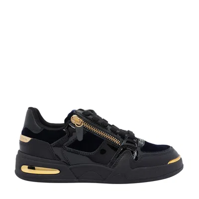 Giuseppe Zanotti Low Top Sneakers With Round Toe And Gold Accents In Black