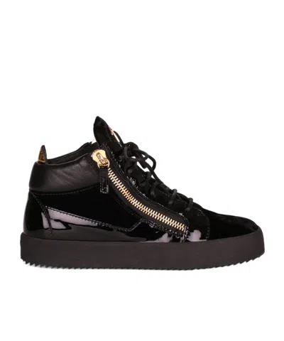 Giuseppe Zanotti Round Head Lacing Low-cut Casual Shoes In Black