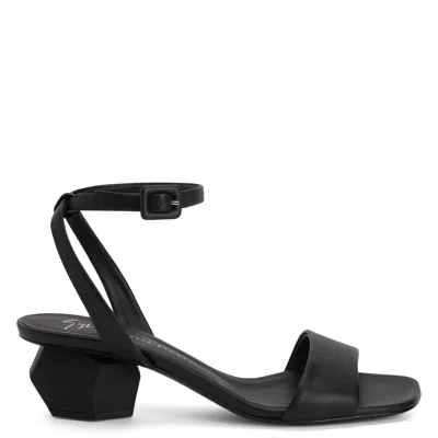 Giuseppe Zanotti Rozalie Strap In Black