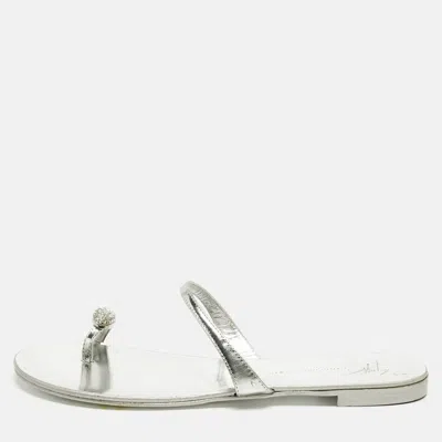 Pre-owned Giuseppe Zanotti Silver Leather Crystal Embellished Toe Ring Flat Sandals Size 38