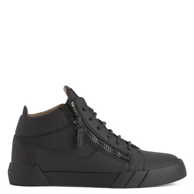 Giuseppe Zanotti The Shark 5.0 Mid 高帮运动鞋 In Black