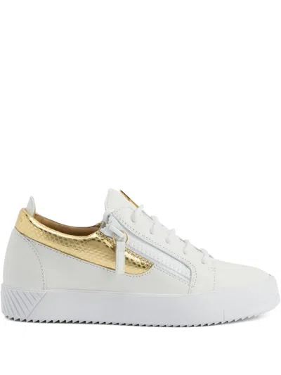 Giuseppe Zanotti 게일 스네이크 스킨 패널 지퍼 디테일 스니커즈 In White