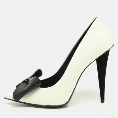 Pre-owned Giuseppe Zanotti White/black Patent Leather And Croc Embossed Leather Bow Pumps Size 38
