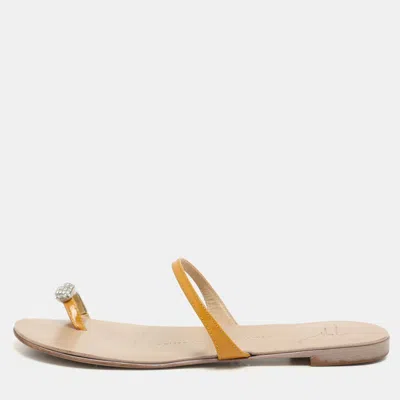 Giuseppe Zanotti Yellow Patent Leather Crystal Embellished Toe Ring Flat Sandals In Brown