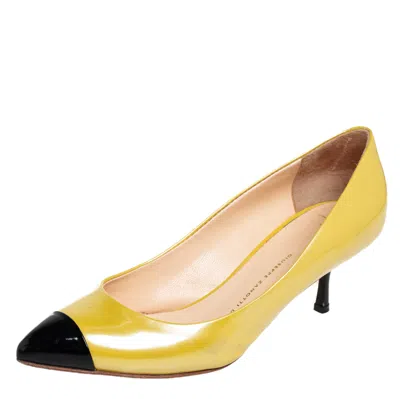 Pre-owned Giuseppe Zanotti Yellow/black Patent Leather Cap Toe Pumps Size 38