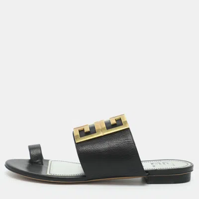 Pre-owned Givenchy 4g Large Size 37 Black Leather Toe Ring Flat Sandals