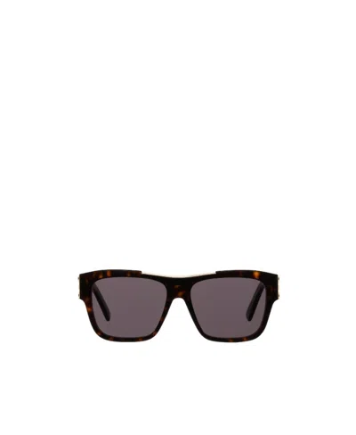 Givenchy 4g Logo Sunglasses In Black