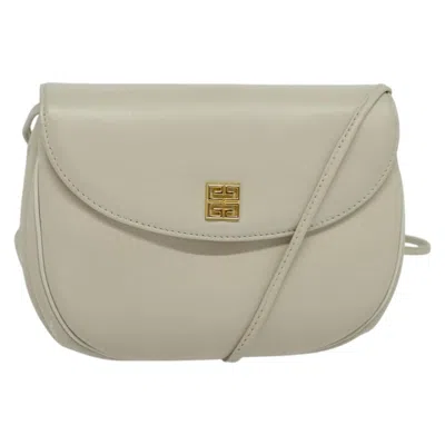 Pre-owned Givenchy 4g Shoulder Bag Leather White Leather Bag ()