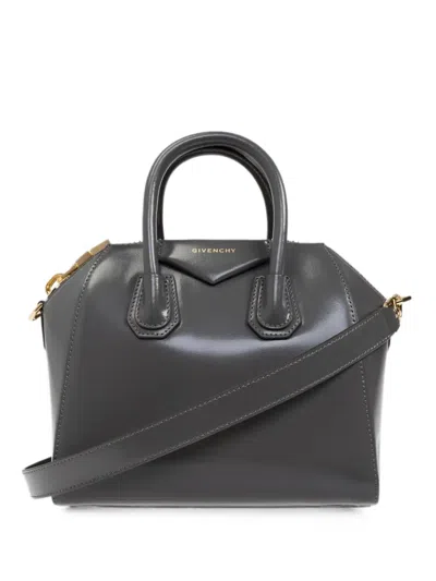 Givenchy 안티고나 레더 숄더 백 In Gray