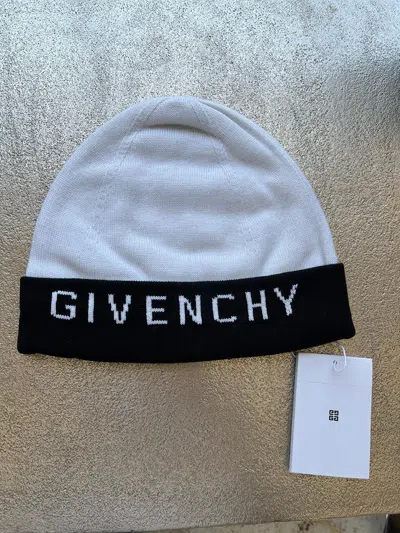 Pre-owned Givenchy Beanie Hat In White Color In Grey