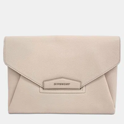 Pre-owned Givenchy Beige Leather Antigona Envelope Clutch In Sand