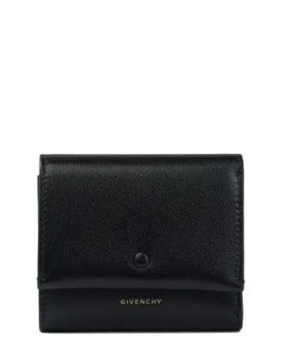 Pre-owned Givenchy Black Calfskin Day Wallet (authentic Pre-loved)