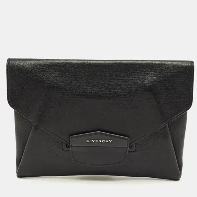 Pre-owned Givenchy Black Leather Antigona Envelope Clutch