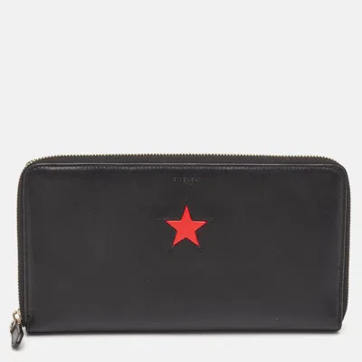 Pre-owned Givenchy Black Leather Star Zip Around Wallet