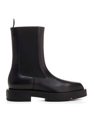 GIVENCHY 4G CHELSEA BOOTS IN BLACK