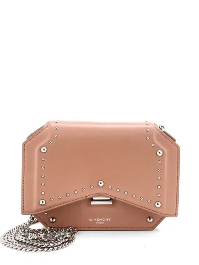 Pre-owned Givenchy Bow Cut Chain Wallet Studded Leather Crossbody Bag In Neutral