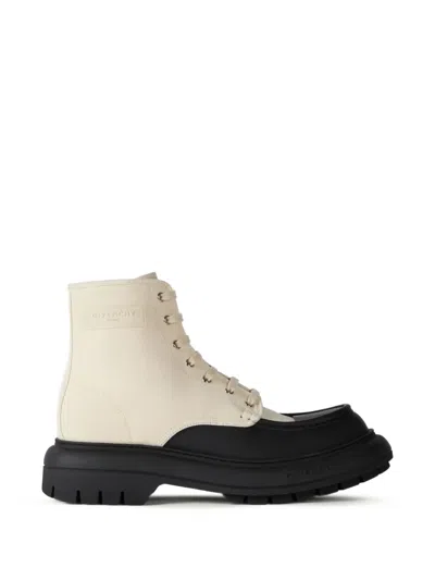 Givenchy Cargo Desert-boots Aus Canvas Und Leder In Nude